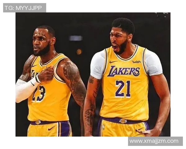 重组三巨头阵容！湖人、雄鹿进行4换1交易，詹皇争冠有戏